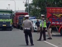 Malang Macet Total, Sopir Truk Blokade Jalan Protes Zero ODOL